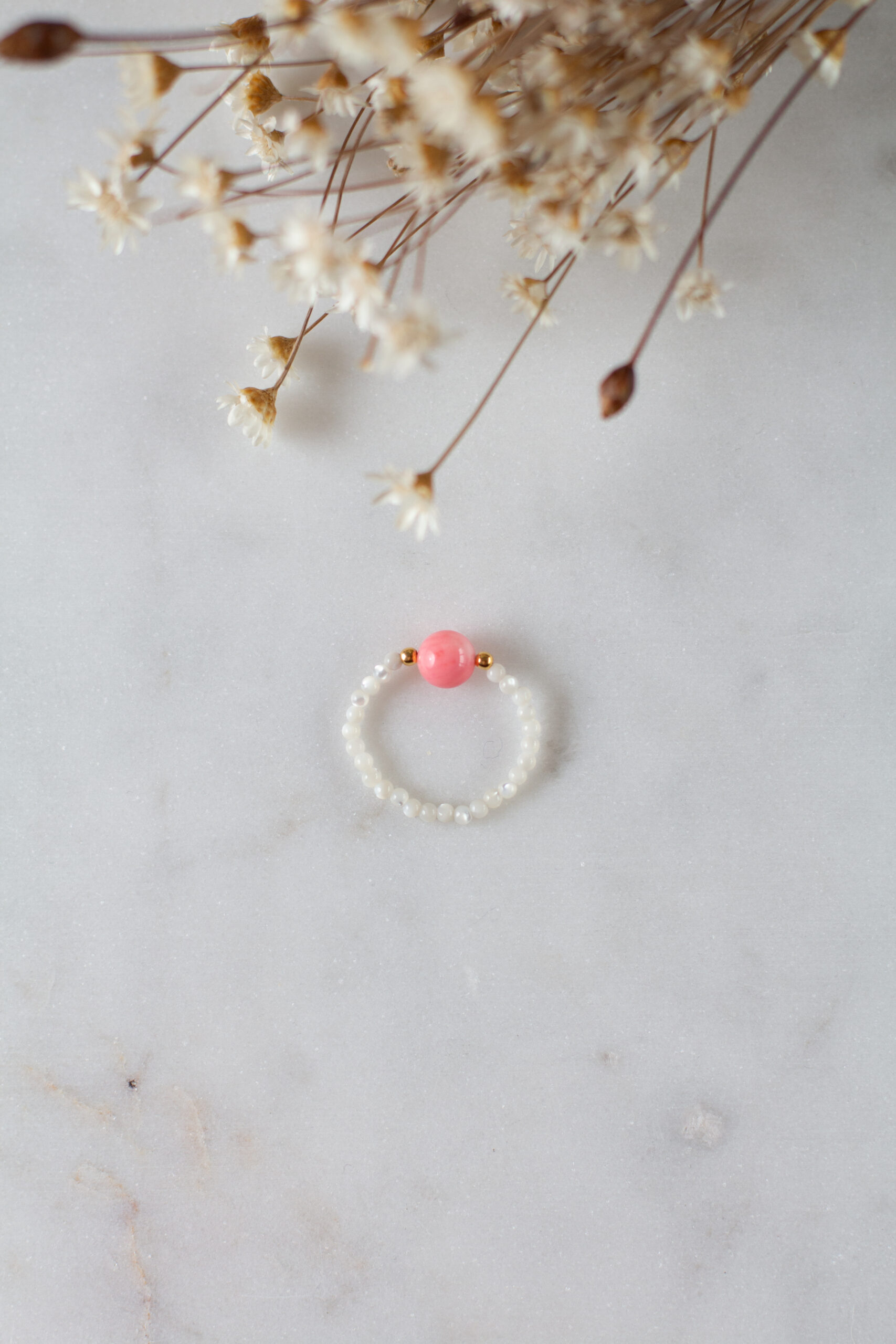 Pierścionek z koralem i masą perłową -okazja-